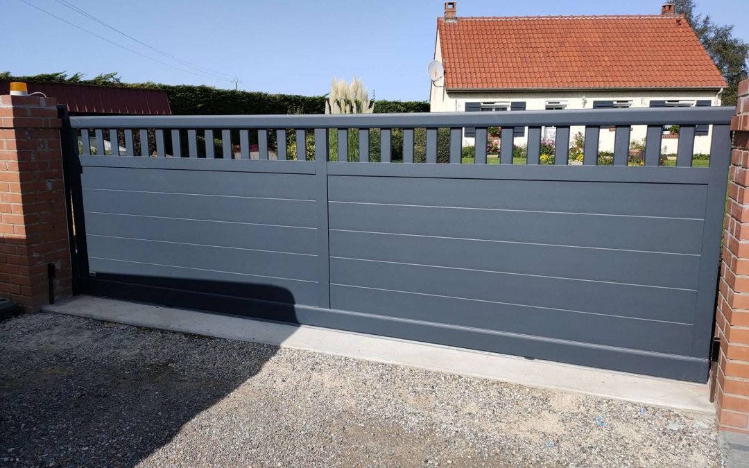Portail en PVC ou en alu : que choisir ?